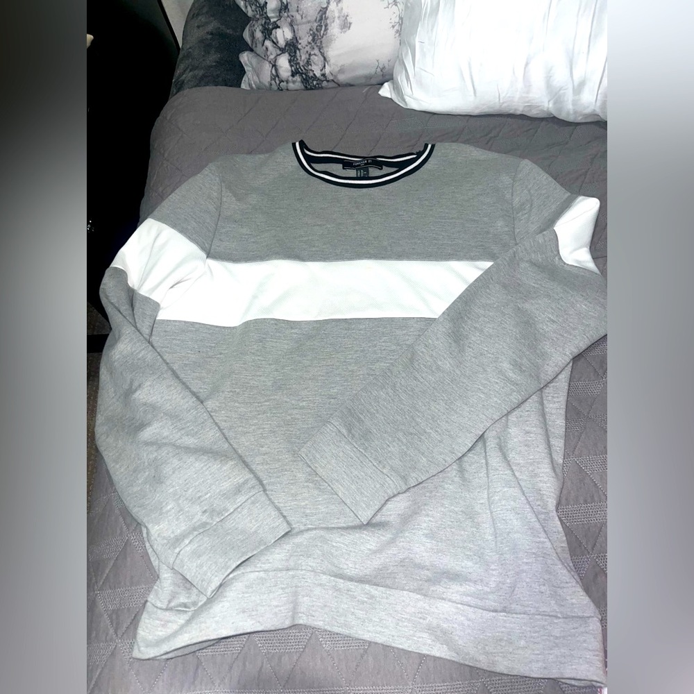 Forever 21 gray and white sweater. (Mens size XL)